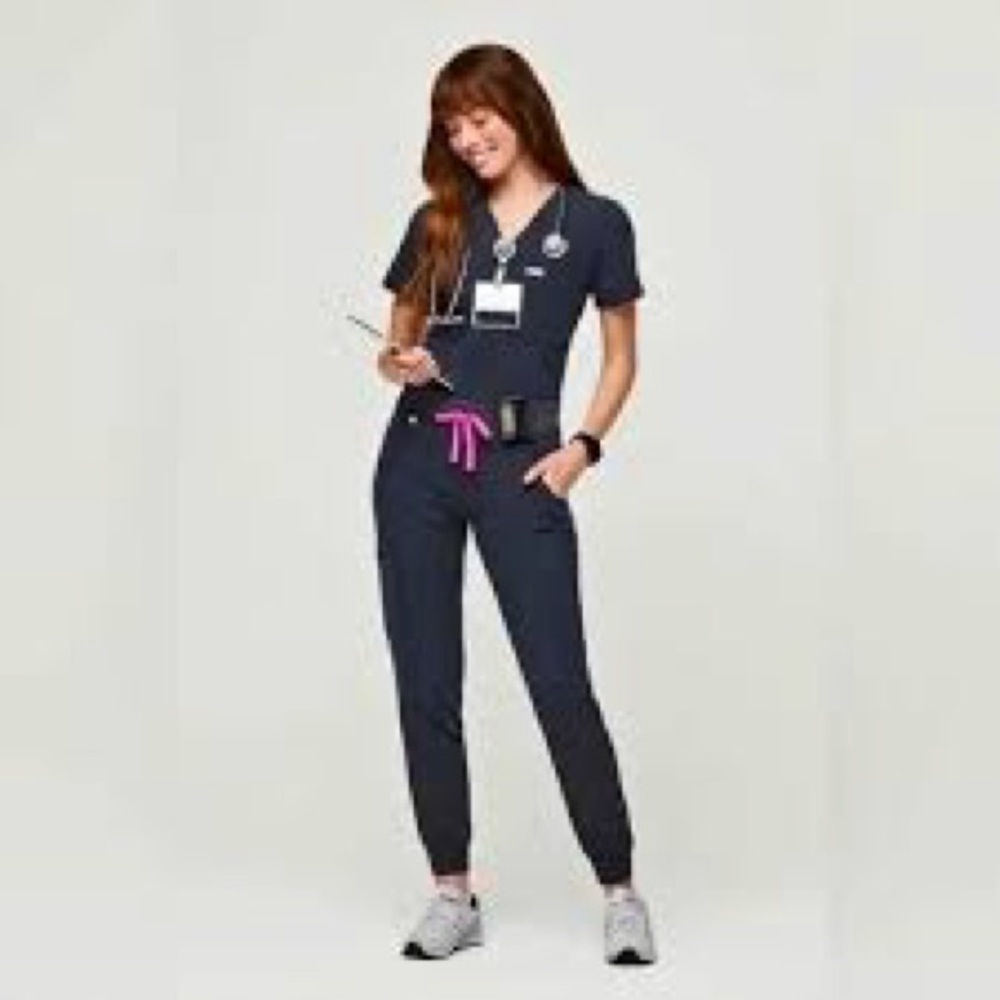 Figs Night Sky Catarina- One-Pocket Scrub Top S and Zamora Petite S Jogger Pants